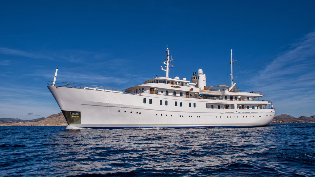 The Ultimate Luxury on the Majestic SHERAKHAN Yacht